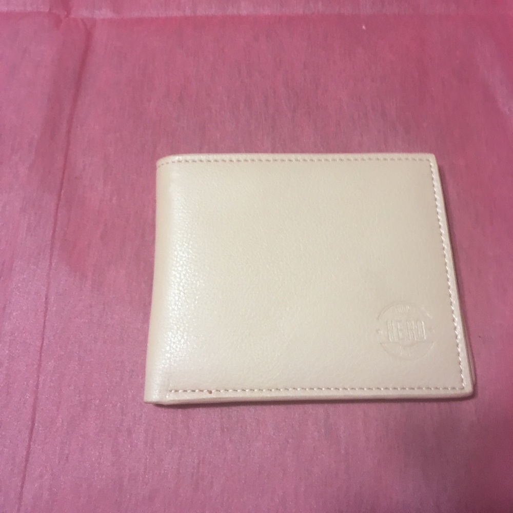 Hero salmon colored men’s wallet